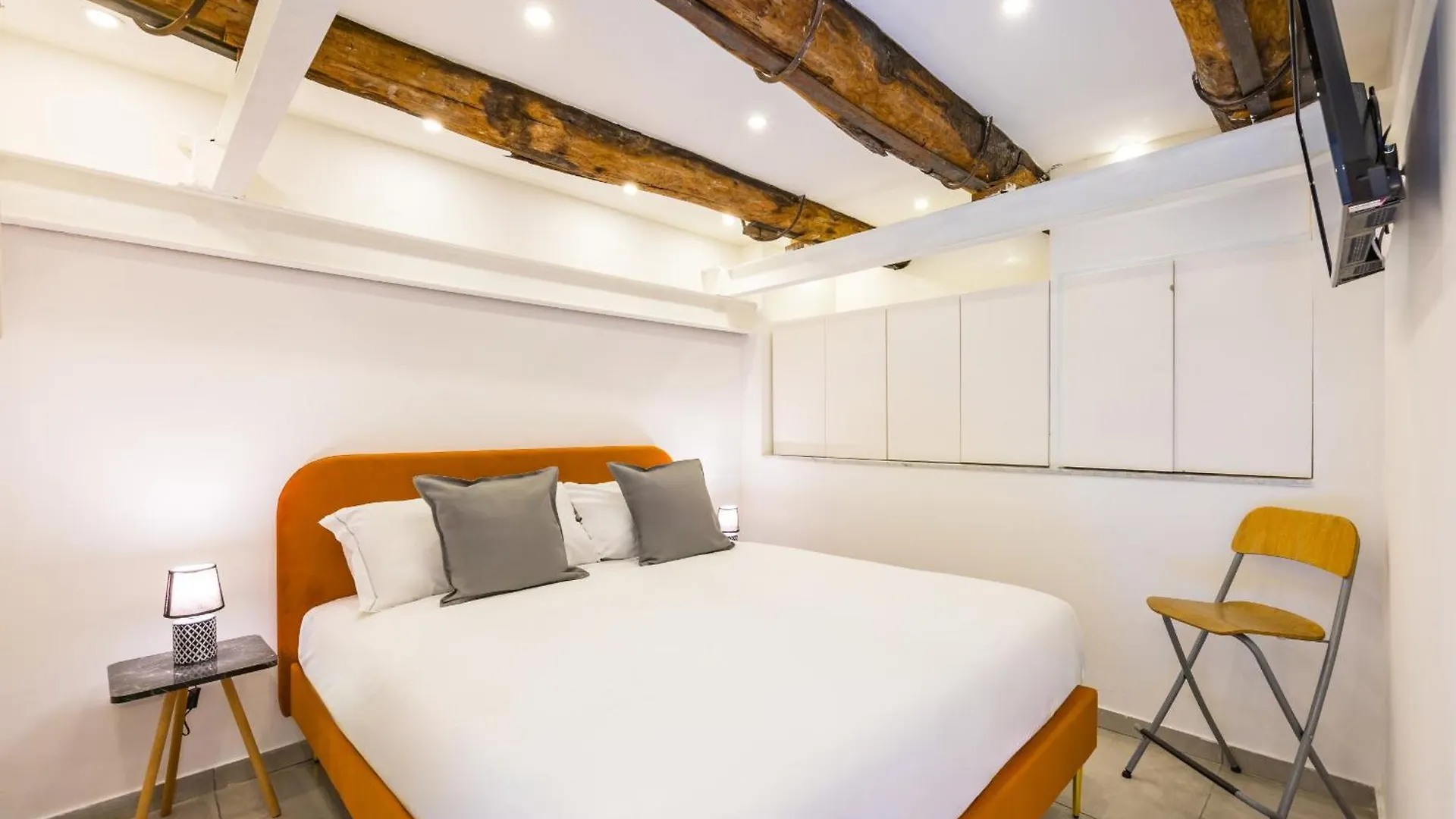 Quartieri Spagnoli Housing By Wonderful Italy Naples