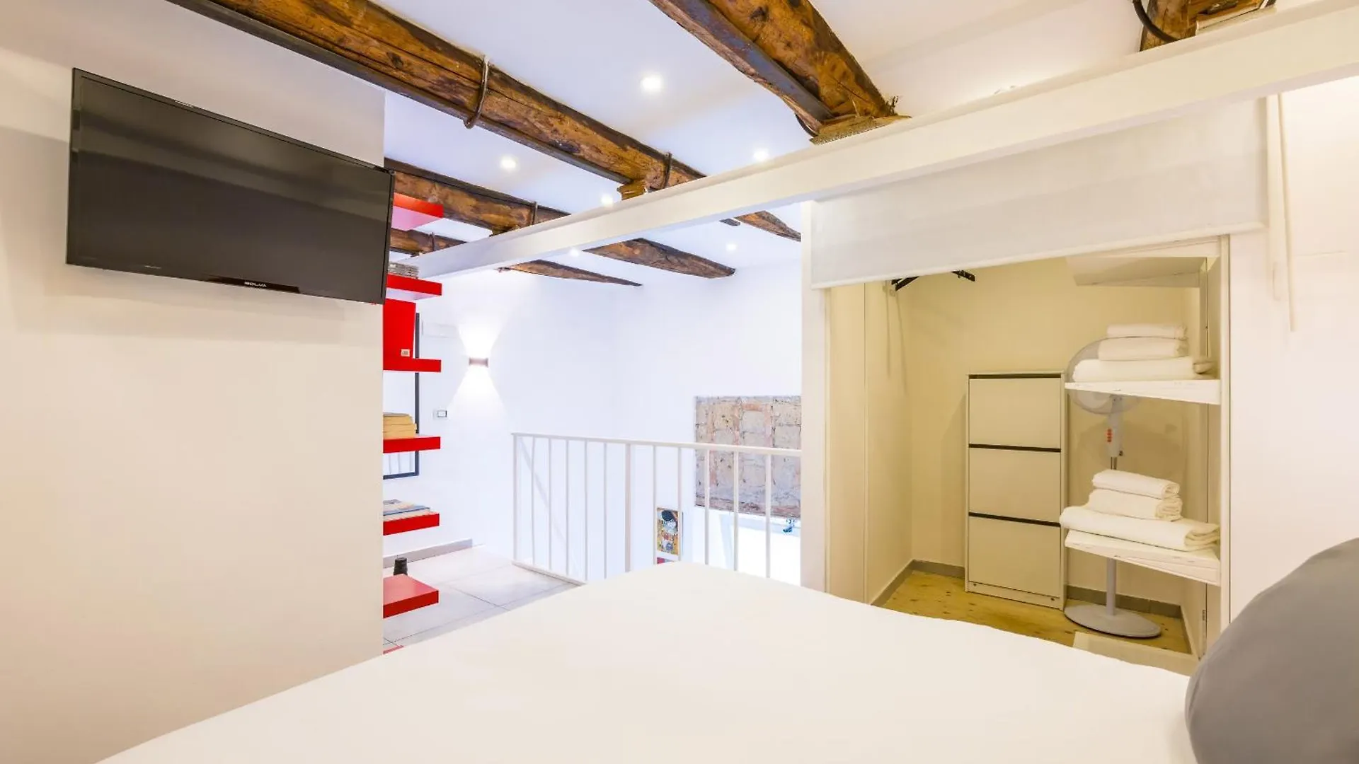 Quartieri Spagnoli Housing By Wonderful Italy ナポリ