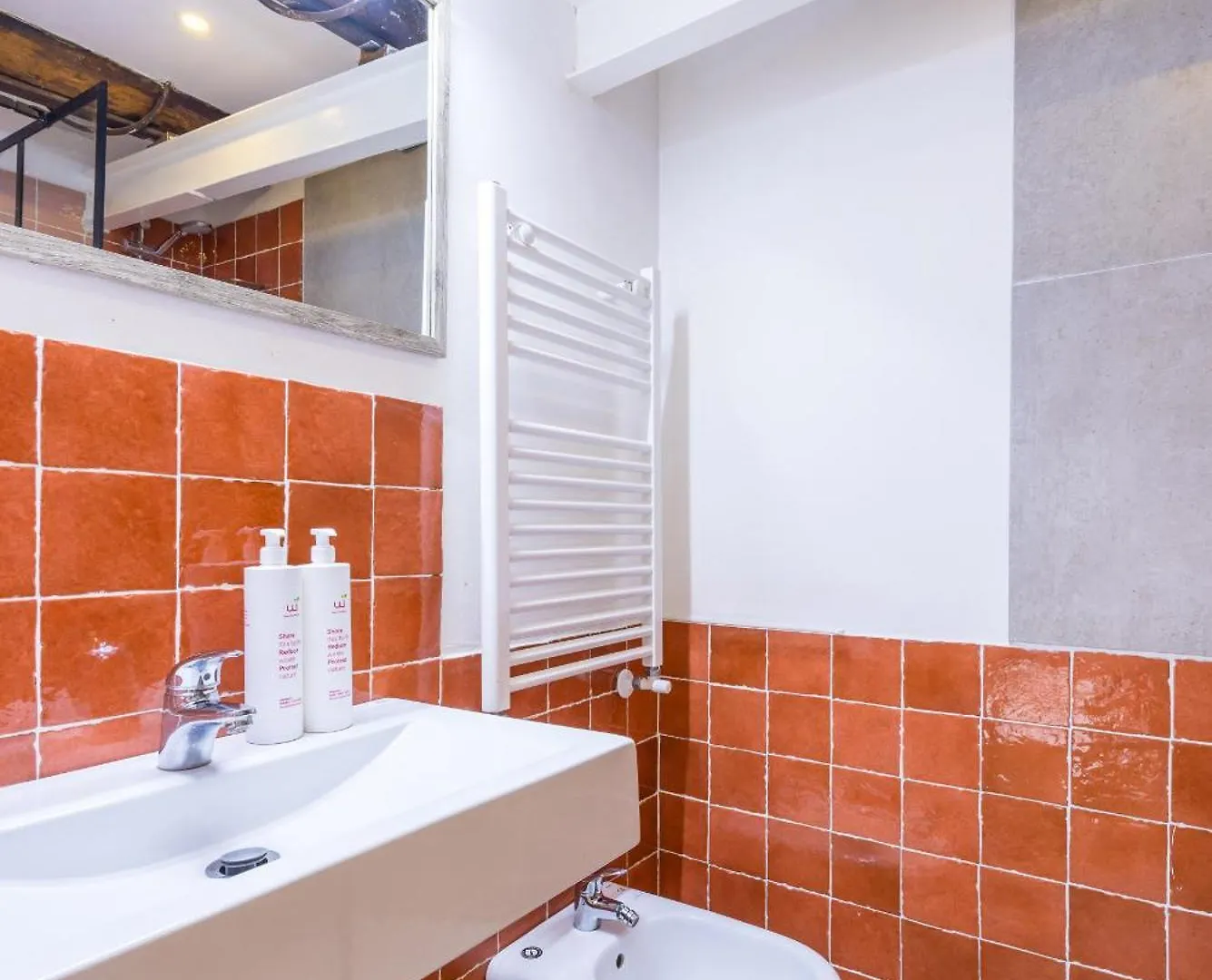 Quartieri Spagnoli Housing By Wonderful Italy Neapol